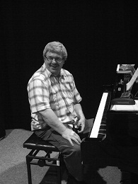 Kuba Knápek, piano